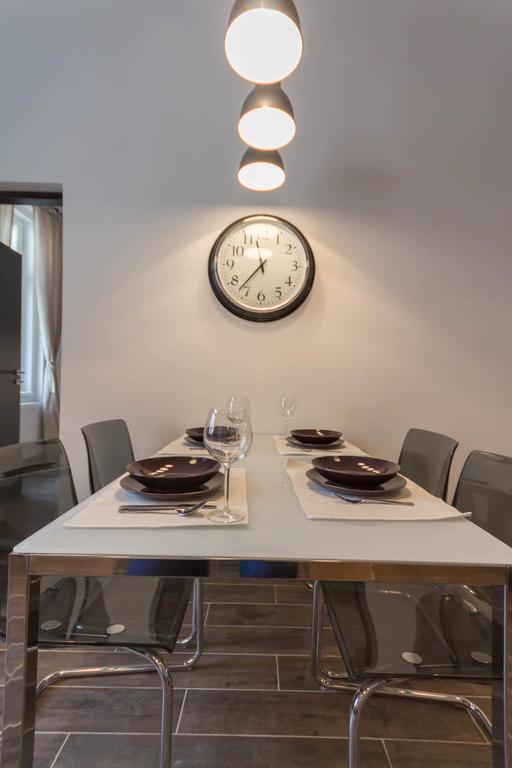 Luxury Apartment by Hi5-Városház Suite Budapest Esterno foto